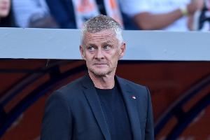 记者：曼联在任命阿莫林之前，曾考虑重新任命索尔斯克亚