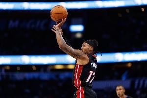 贾米尔-杨签双向！斯波：他展现了持球时的速度敏捷性和三分能力