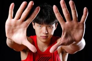 杨瀚森：各位大哥在场上拼搏 展现了很多的技战术 让我学到了很多