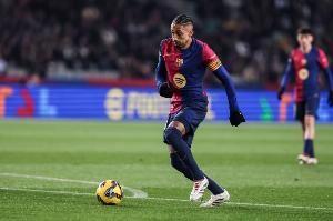 记者：拉菲尼亚缺席训练确定无缘国家德比，巴萨将发布伤情公告