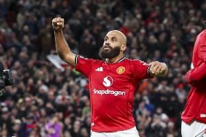 美妙的周末！姆伯莫昨日领取英超月最佳，今天战热刺首开记录